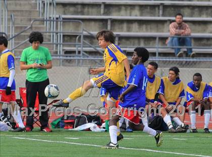 Thumbnail 3 in Grossmont vs. Crawford photogallery.