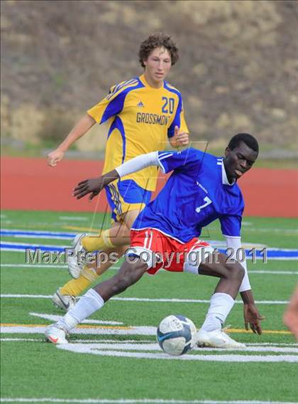 Thumbnail 2 in Grossmont vs. Crawford photogallery.