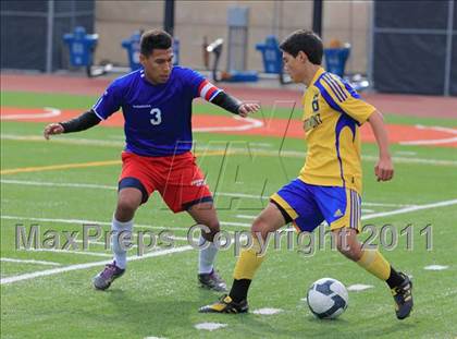 Thumbnail 3 in Grossmont vs. Crawford photogallery.