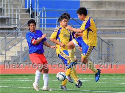 Thumbnail 3 in Grossmont vs. Crawford photogallery.