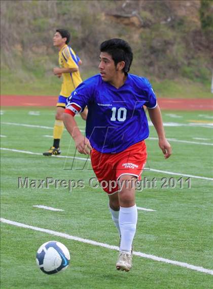 Thumbnail 3 in Grossmont vs. Crawford photogallery.
