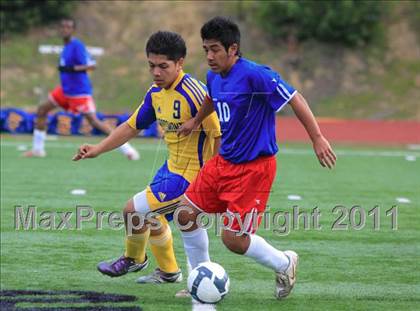 Thumbnail 2 in Grossmont vs. Crawford photogallery.