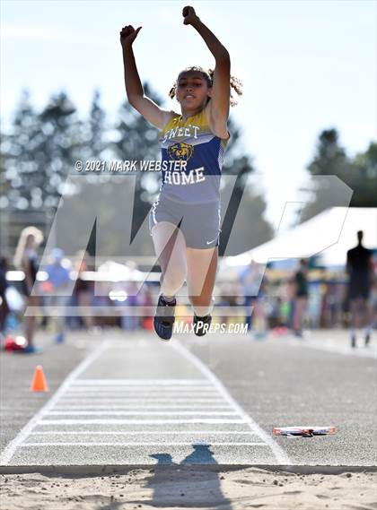 Thumbnail 1 in Section 6 Class A Track and Field Championships (Girls) photogallery.
