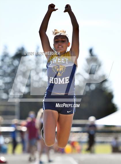 Thumbnail 2 in Section 6 Class A Track and Field Championships (Girls) photogallery.