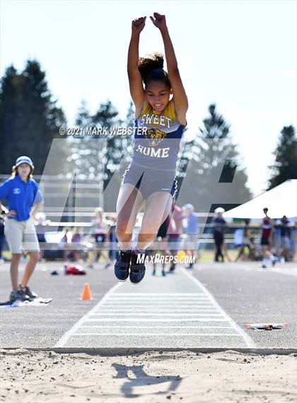 Thumbnail 2 in Section 6 Class A Track and Field Championships (Girls) photogallery.