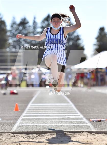 Thumbnail 2 in Section 6 Class A Track and Field Championships (Girls) photogallery.