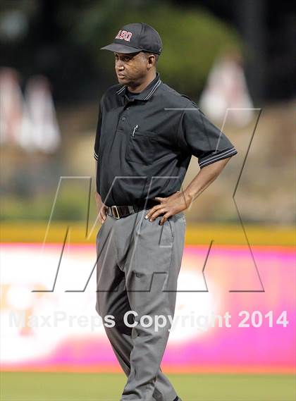 Thumbnail 2 in Highland Park vs. Wakeland (UIL 4A Region II Bi-District Playoff) photogallery.
