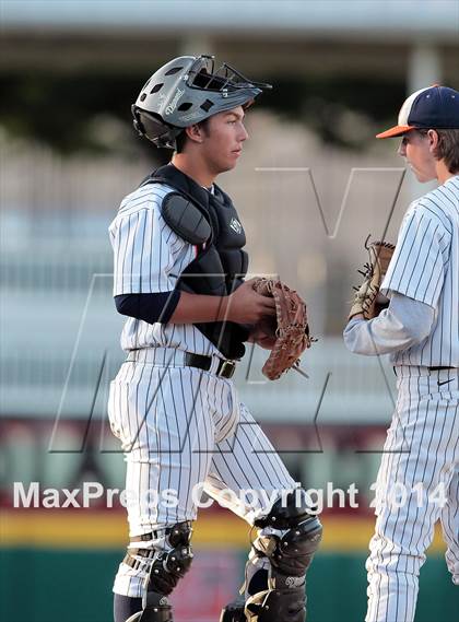 Thumbnail 3 in Highland Park vs. Wakeland (UIL 4A Region II Bi-District Playoff) photogallery.