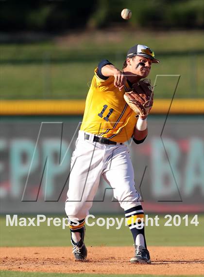 Thumbnail 1 in Highland Park vs. Wakeland (UIL 4A Region II Bi-District Playoff) photogallery.
