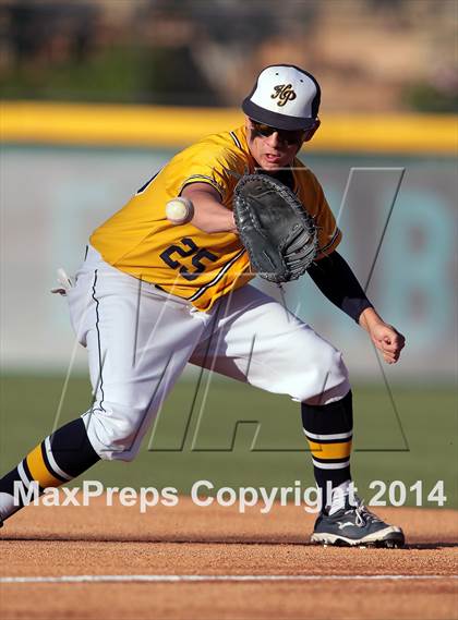Thumbnail 3 in Highland Park vs. Wakeland (UIL 4A Region II Bi-District Playoff) photogallery.