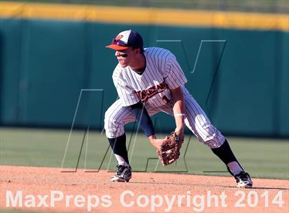 Thumbnail 2 in Highland Park vs. Wakeland (UIL 4A Region II Bi-District Playoff) photogallery.