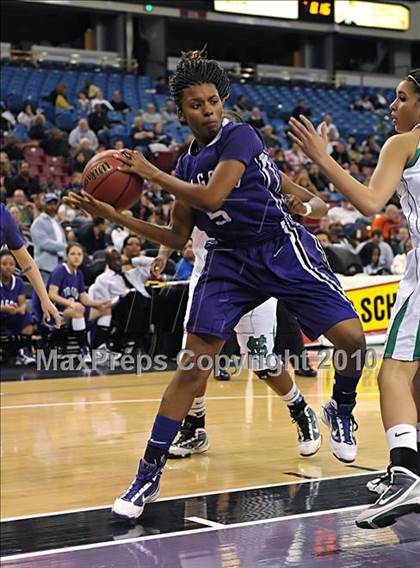 Thumbnail 1 in St. Mary's vs. Sacramento (CIF SJS D3 Finals) photogallery.