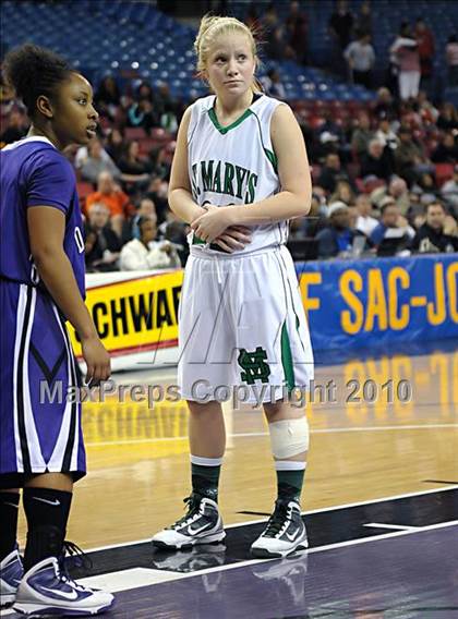 Thumbnail 1 in St. Mary's vs. Sacramento (CIF SJS D3 Finals) photogallery.