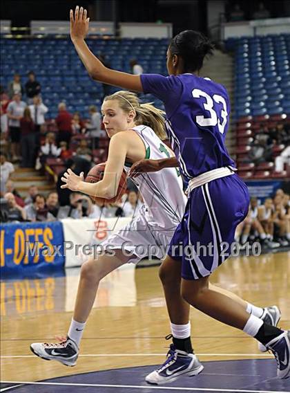 Thumbnail 3 in St. Mary's vs. Sacramento (CIF SJS D3 Finals) photogallery.