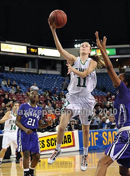 Thumbnail 2 in St. Mary's vs. Sacramento (CIF SJS D3 Finals) photogallery.