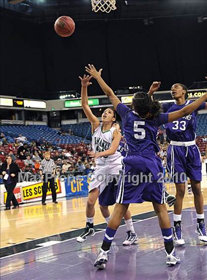 Thumbnail 2 in St. Mary's vs. Sacramento (CIF SJS D3 Finals) photogallery.