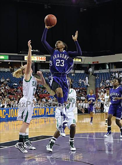 Thumbnail 3 in St. Mary's vs. Sacramento (CIF SJS D3 Finals) photogallery.