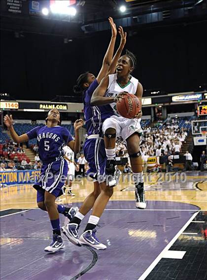 Thumbnail 2 in St. Mary's vs. Sacramento (CIF SJS D3 Finals) photogallery.