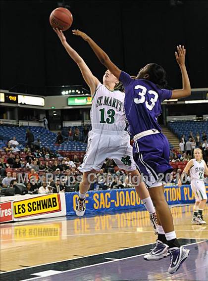 Thumbnail 1 in St. Mary's vs. Sacramento (CIF SJS D3 Finals) photogallery.