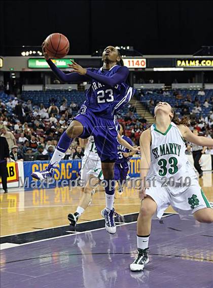 Thumbnail 3 in St. Mary's vs. Sacramento (CIF SJS D3 Finals) photogallery.