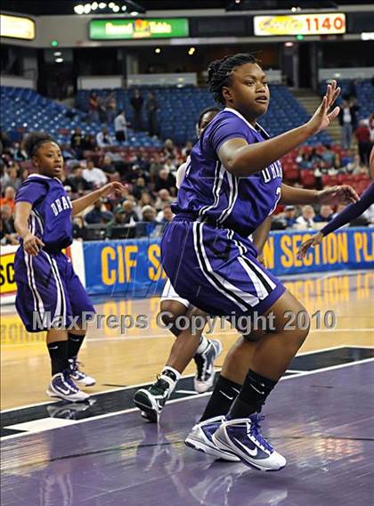 Thumbnail 3 in St. Mary's vs. Sacramento (CIF SJS D3 Finals) photogallery.