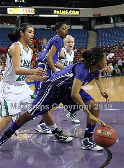Thumbnail 3 in St. Mary's vs. Sacramento (CIF SJS D3 Finals) photogallery.