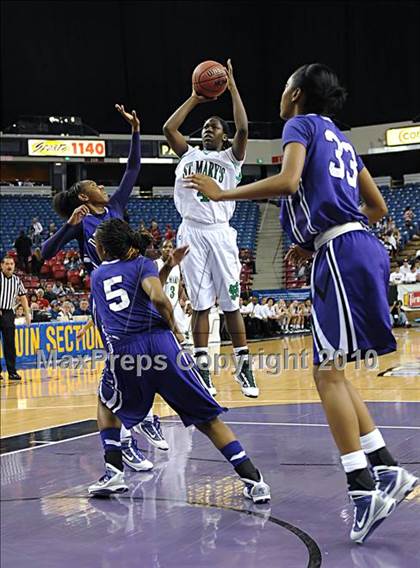Thumbnail 3 in St. Mary's vs. Sacramento (CIF SJS D3 Finals) photogallery.