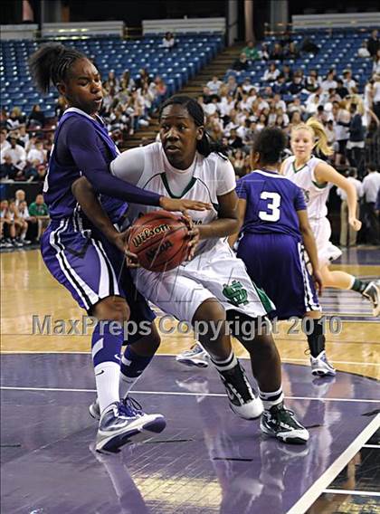 Thumbnail 3 in St. Mary's vs. Sacramento (CIF SJS D3 Finals) photogallery.