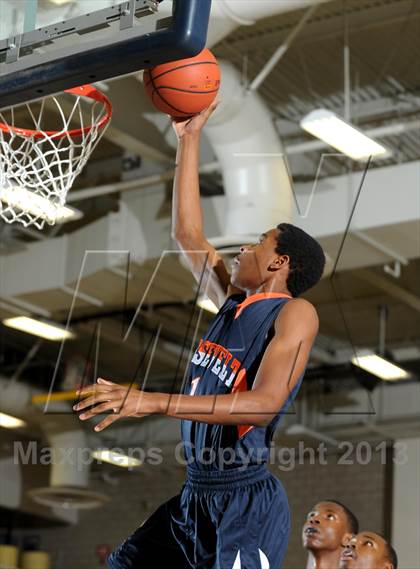 Thumbnail 2 in Roosevelt vs. Victor Valley (I Have a Dream Classic) photogallery.