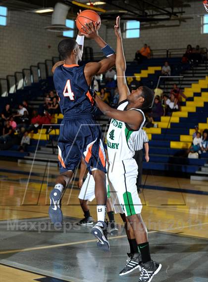 Thumbnail 2 in Roosevelt vs. Victor Valley (I Have a Dream Classic) photogallery.