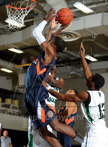 Thumbnail 2 in Roosevelt vs. Victor Valley (I Have a Dream Classic) photogallery.