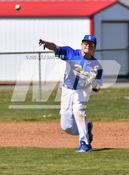 Thumbnail 2 in Bland vs Leonard (Pottsboro Invitational) photogallery.