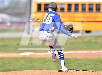 Thumbnail 2 in Bland vs Leonard (Pottsboro Invitational) photogallery.