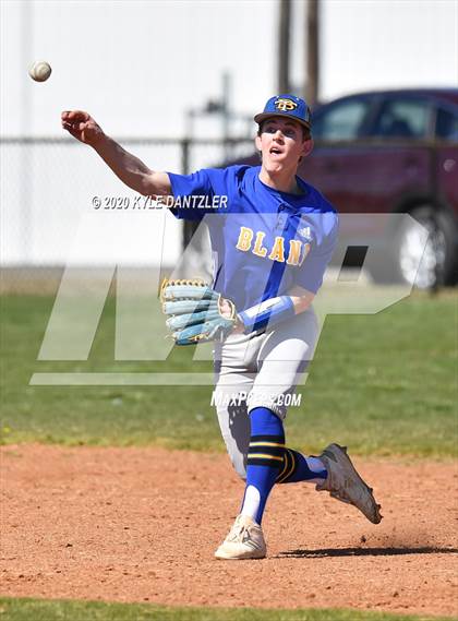 Thumbnail 3 in Bland vs Leonard (Pottsboro Invitational) photogallery.