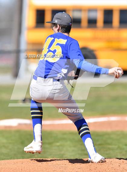 Thumbnail 3 in Bland vs Leonard (Pottsboro Invitational) photogallery.