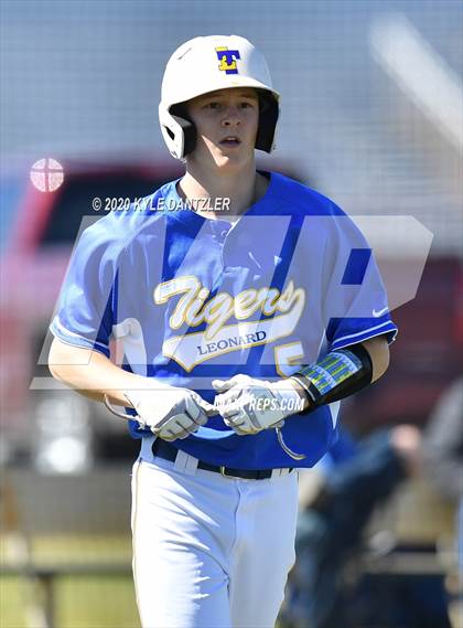 Thumbnail 2 in Bland vs Leonard (Pottsboro Invitational) photogallery.
