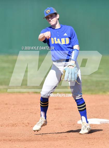 Thumbnail 1 in Bland vs Leonard (Pottsboro Invitational) photogallery.