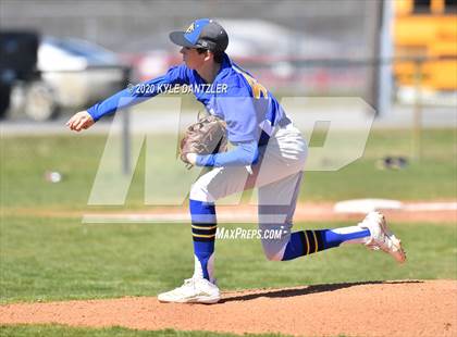 Thumbnail 1 in Bland vs Leonard (Pottsboro Invitational) photogallery.