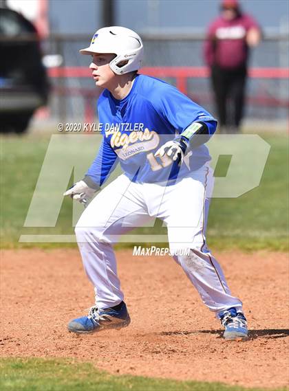Thumbnail 2 in Bland vs Leonard (Pottsboro Invitational) photogallery.