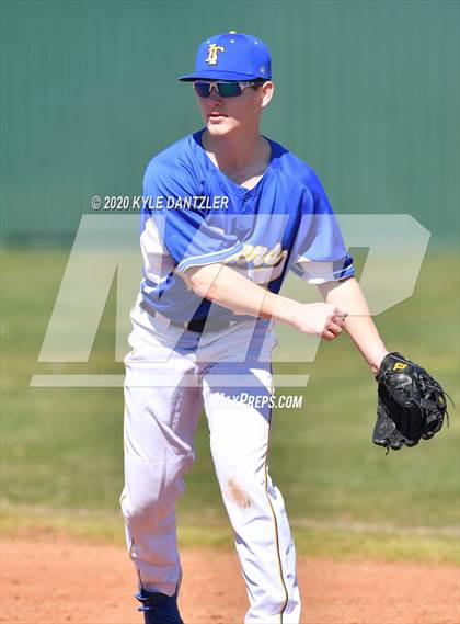 Thumbnail 2 in Bland vs Leonard (Pottsboro Invitational) photogallery.