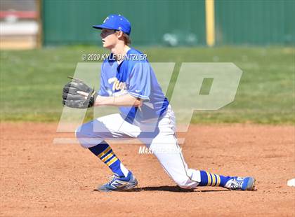 Thumbnail 1 in Bland vs Leonard (Pottsboro Invitational) photogallery.