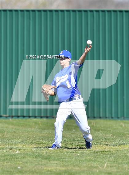 Thumbnail 2 in Bland vs Leonard (Pottsboro Invitational) photogallery.