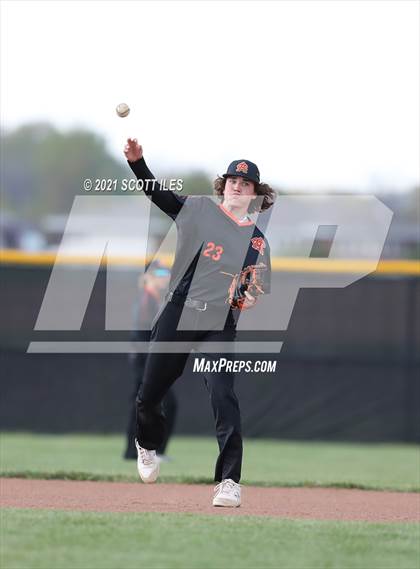 Thumbnail 2 in Amanda-Clearcreek vs Circleville photogallery.