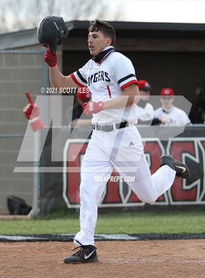 Thumbnail 1 in Amanda-Clearcreek vs Circleville photogallery.