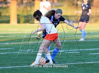 Thumbnail 2 in Mt. Carmel vs. Northshore (LHSAA D1 Regional Playoff) photogallery.