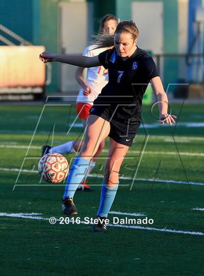 Thumbnail 1 in Mt. Carmel vs. Northshore (LHSAA D1 Regional Playoff) photogallery.