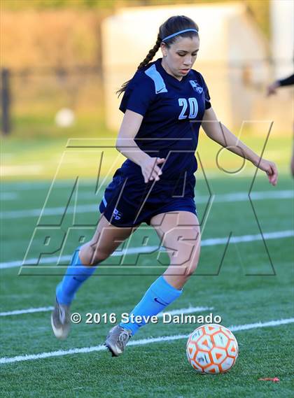 Thumbnail 1 in Mt. Carmel vs. Northshore (LHSAA D1 Regional Playoff) photogallery.