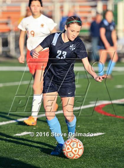 Thumbnail 3 in Mt. Carmel vs. Northshore (LHSAA D1 Regional Playoff) photogallery.