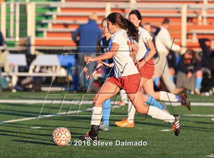 Thumbnail 1 in Mt. Carmel vs. Northshore (LHSAA D1 Regional Playoff) photogallery.