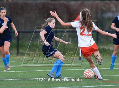 Thumbnail 3 in Mt. Carmel vs. Northshore (LHSAA D1 Regional Playoff) photogallery.
